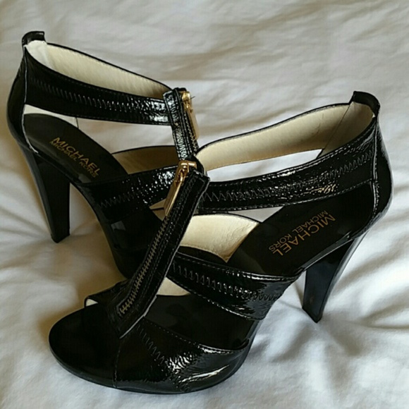 Michael Kors Shoes - MICHAEL KORS💜 BERKLEY T STRAP HEELS